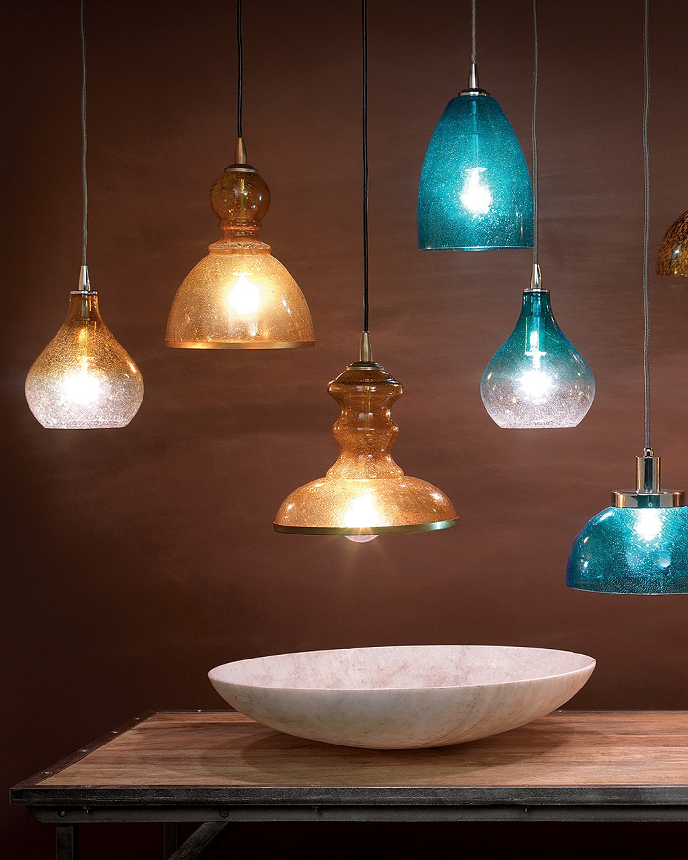 Curved Pendant, Small in Clear Seeded Glass