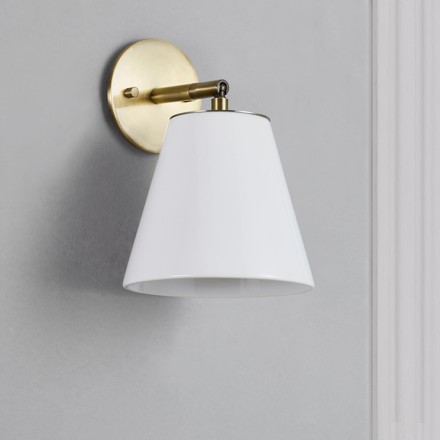 Kai Wall Sconce